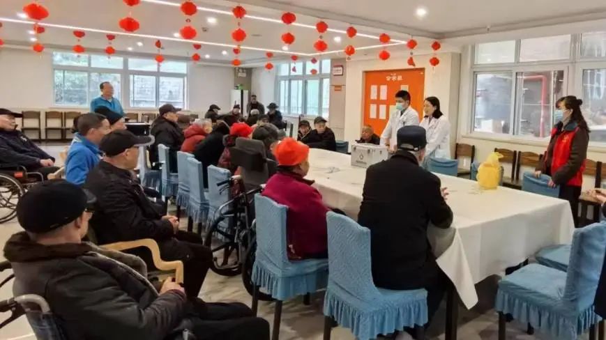 糖尿病防治行动 | 重庆新里程盛景医院走进养老院，助力老年知糖控糖，共筑健康防线！